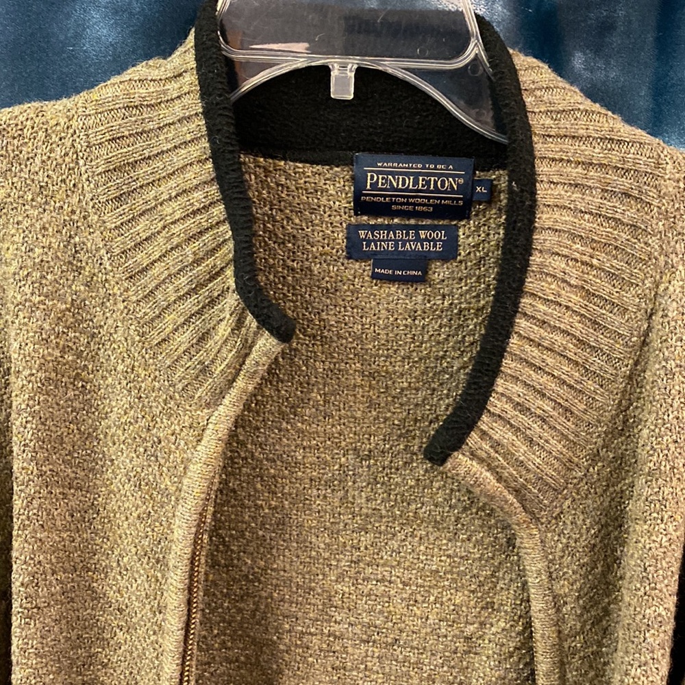 Pendleton Zip Up Sweater - Picture 5 of 6